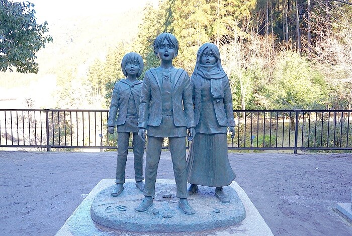 Oyama Dam, Statues of Young Eren, Mikasa and Armin from Attack on Titan